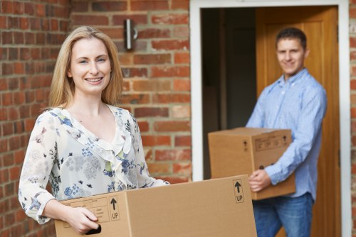 Moving truck for homes and offices in South Kensington