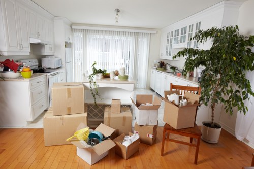 Furniture and flat move support near South Kensington streets